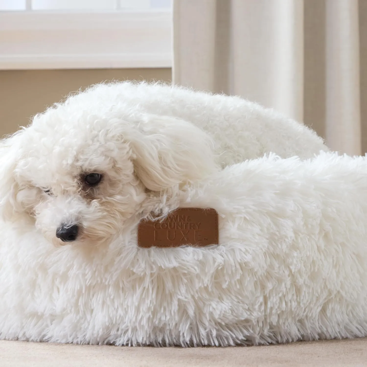 TOWN & COUNTRY LUXE CuddleTown Fuzzy Solid Donut Pet Bed, Soft, Cozy & Calming, Non-Slip Bottom, 100% Machine Washable, Cream, XS 19"x19"x7" Round