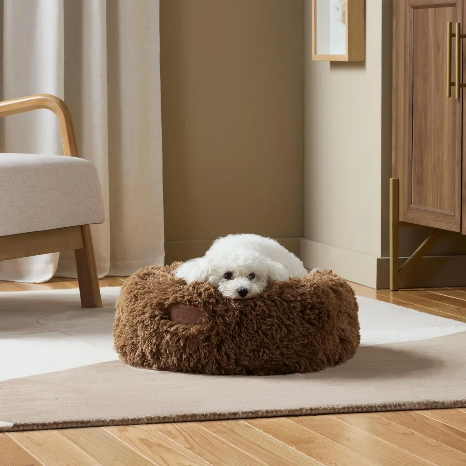 TOWN & COUNTRY LUXE CuddleTown Fuzzy Solid Donut Pet Bed, Soft, Cozy & Calming, Non-Slip Bottom, 100% Machine Washable, Cream, XS 19"x19"x7" Round